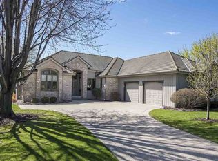 N8431 N Shore Rd, Menasha, WI 54952