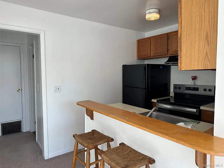 165 Ulster Ave #8 — Photo 7