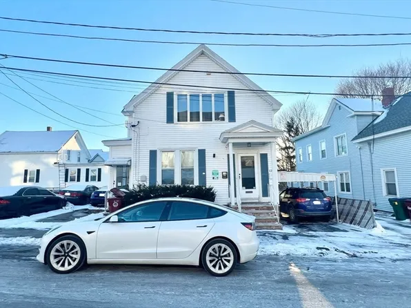 124 Mount Hope St, Lowell, MA 01854