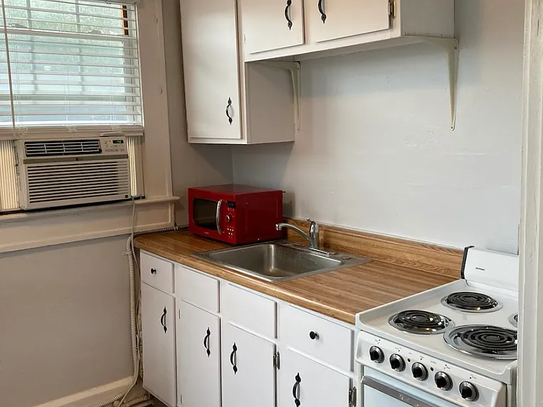 894 14th Ave N #2 — Photo 5