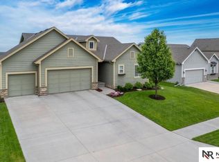 10425 S 110th St, Papillion, NE 68046