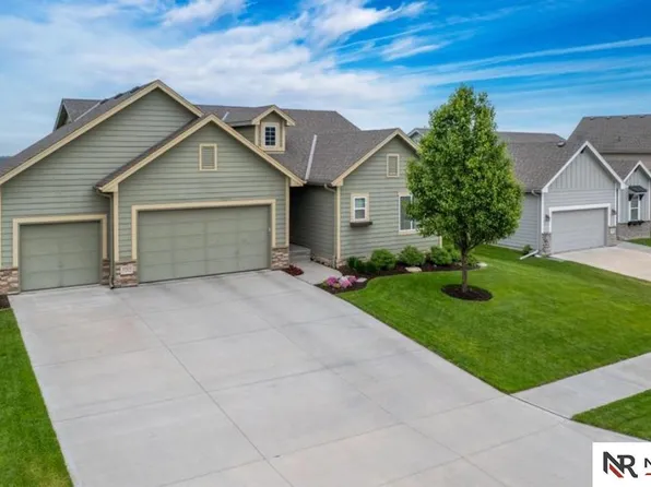 10425 S 110th St, Papillion, NE 68046