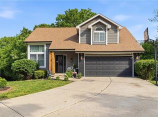 817 NW Golden Ct, Blue Springs, MO 64015
