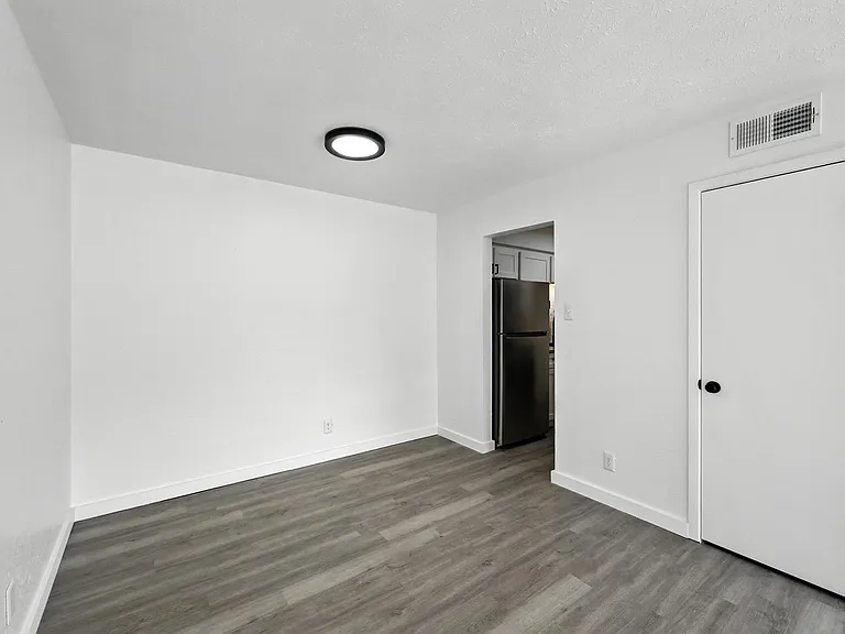 South Crest Apartments: All Bills Paid -Dazzling Dallas Apartments in Quiet Area! — Photo 102