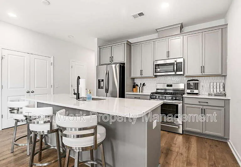 506 Green Fern Dr — Photo 7