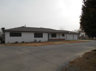 9021 7th Ave, Hanford, CA 93230