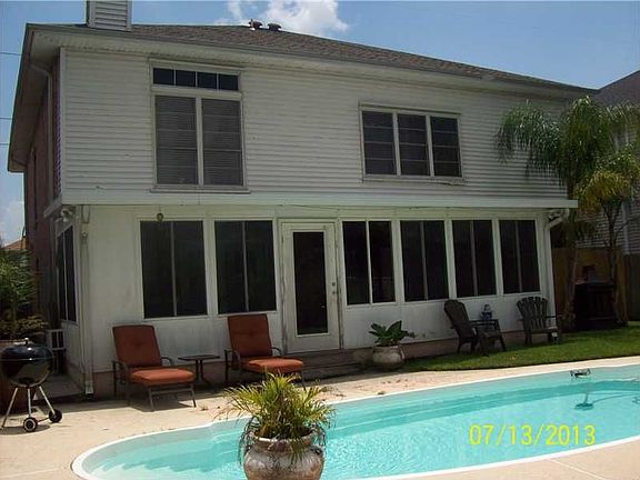 3rd image of 320 Southwood Dr