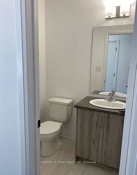 135 Turnberry Ln — Photo 11