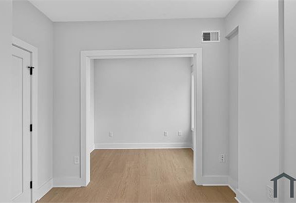 5th image of 1650 Columbia Rd NW #101