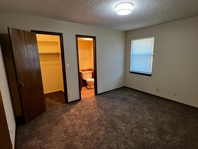 5901 Cedar Ridge Dr #5 — Photo 17