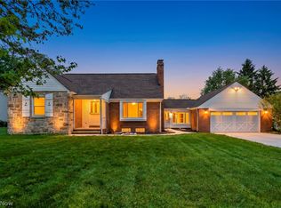 7035 Farview Rd, Brecksville, OH 44141