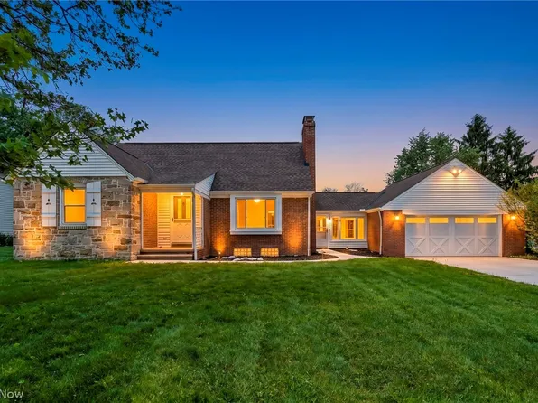 7035 Farview Rd, Brecksville, OH 44141