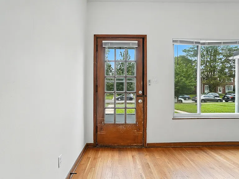 1660 Elmwood Ave — Photo 27