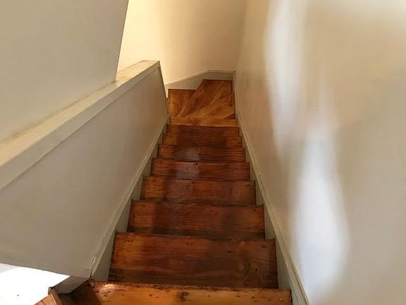 New hardwood stairs