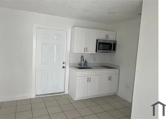 2120 SW 14th Ter #2120 — Photo 9