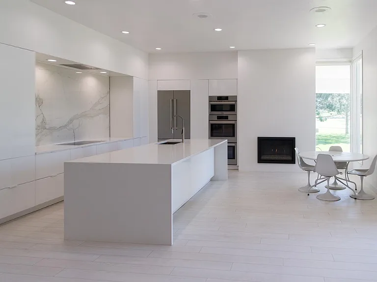 8 Marrcrest S — Photo 2