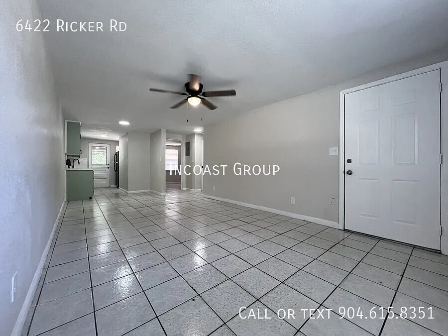 Freshly Renovated 2BR Duplex Move-In Special Available NOW! — Photo 3