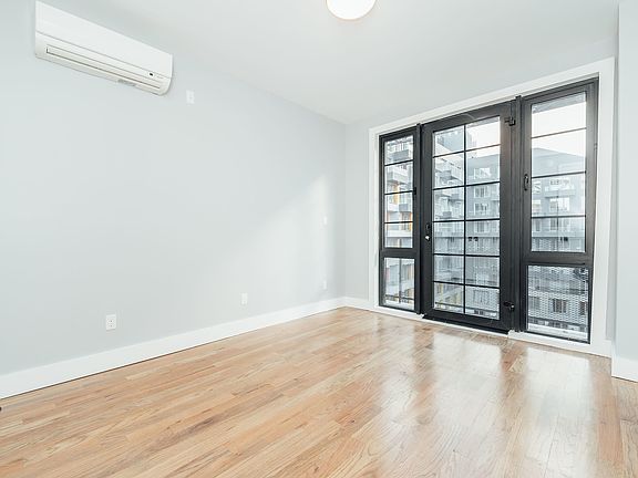 2nd image of 115 Stanwix St APT 502