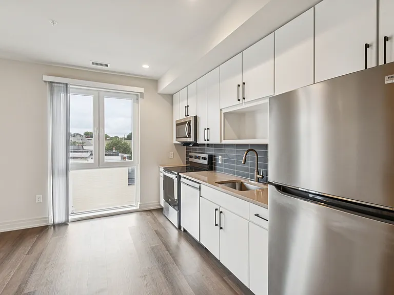 Park Morton Apartments — Photo 63