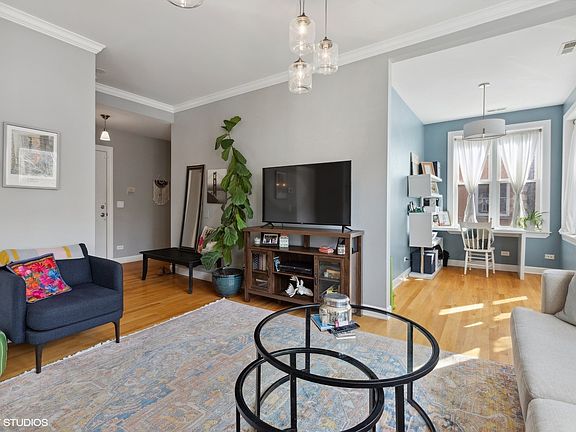 5th image of 540 W Belmont Ave APT 2S