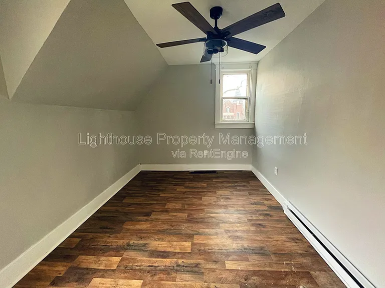 618 Superior St #2 — Photo 12