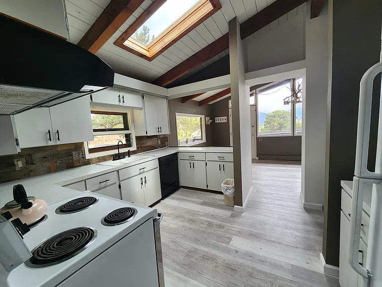 2090 Marys Lake Rd — Photo 6