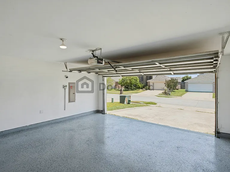 108 Cherokee Dr — Photo 36