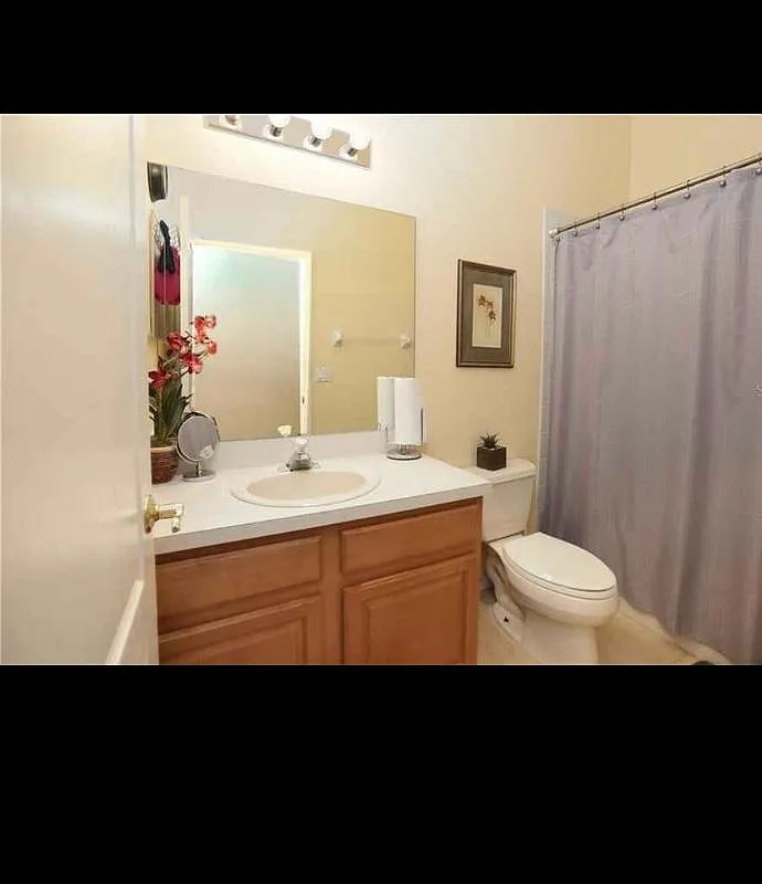 4 bed, 1922 sqft, $2,450 — Photo 3