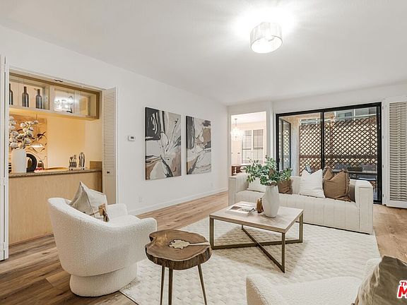 3rd image of 14159 Dickens St APT 105