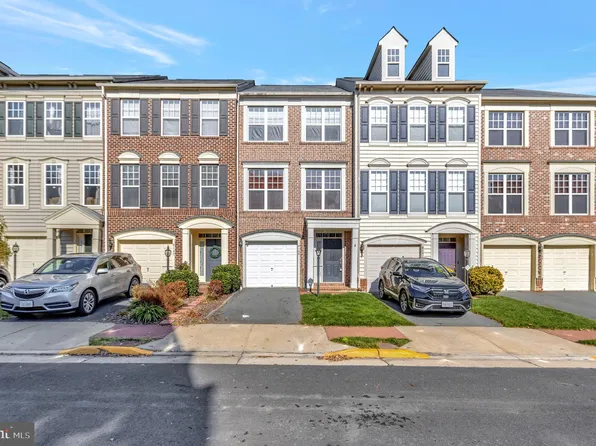 8139 Dove Cottage Ct, Lorton, VA 22079