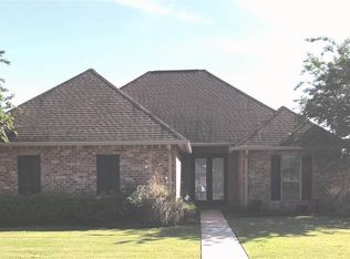 2225 Woodland Ct, Port Allen, LA 70767