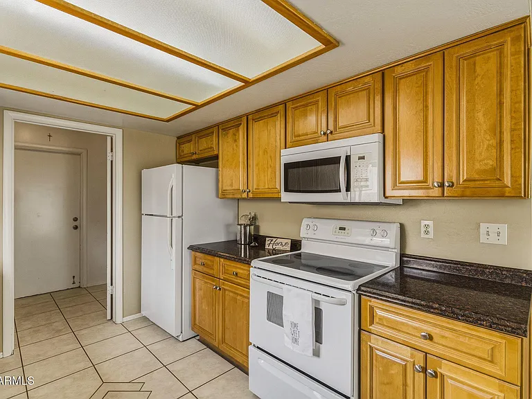 5625 W Sunnyside Dr — Photo 3