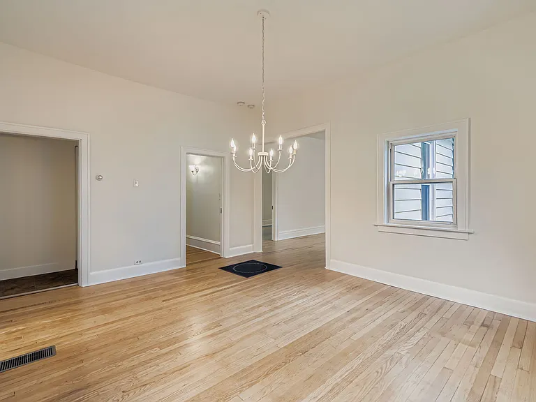 364 Bates Ave — Photo 4