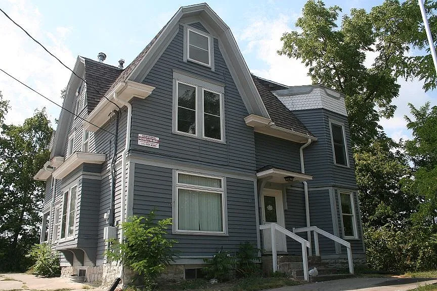 17 S Governor St