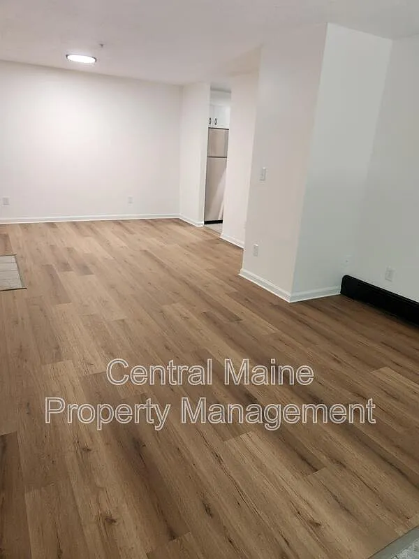 2 bed, 1.0 bath, $1,650 — Photo 2