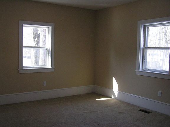 5th image of 45 Courtland St Unit 1