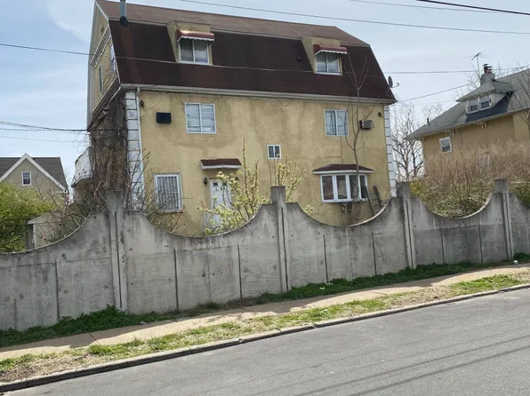 1394 Gipson St, Far Rockaway, NY 11691