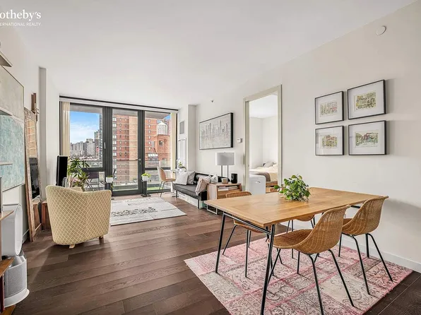 302 E 96th St APT 1002, New York, NY 10128
