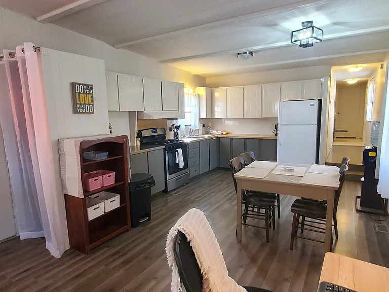 548 Westshore Rd — Photo 14