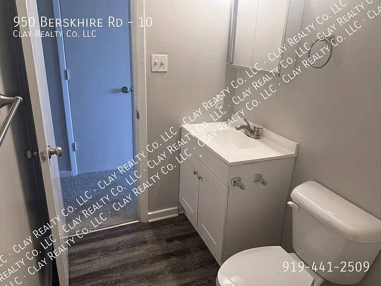 950 Berkshire Rd #10 — Photo 11