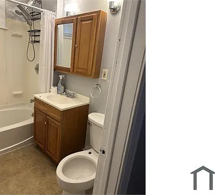 4 bed, 1200 sqft, $2,400 — Photo 3
