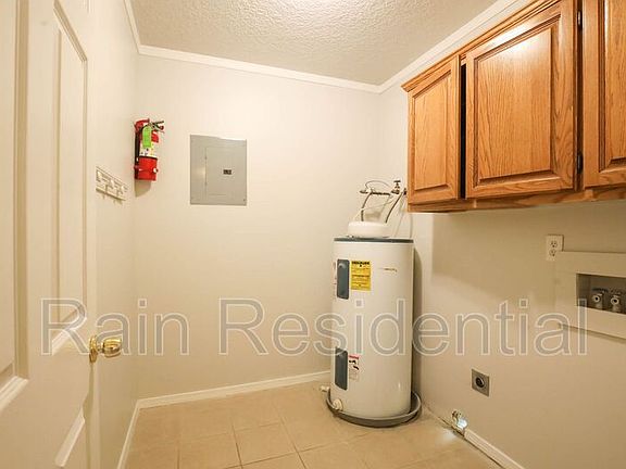 5th image of 15 Fleetwood Pl