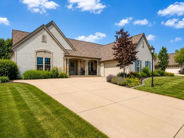 1122 River Place BOULEVARD, Waukesha, WI 53189