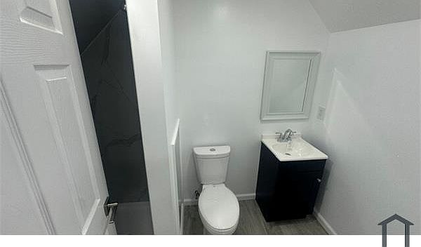 2nd image of 6489 Iroquois St