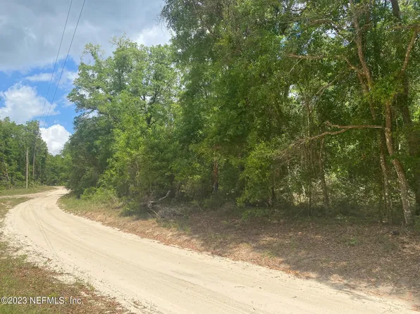 102 SCULPIN Drive, Florahome, FL 32140