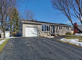 11 Riverview Ter, Rensselaer, NY 12144