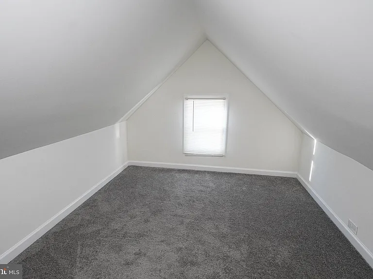231 Newton St #B — Photo 9