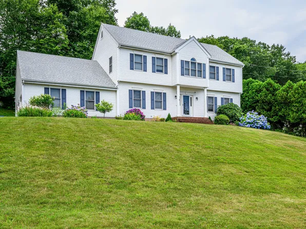 9 Hidden Brook Road, Hamden, CT 06518