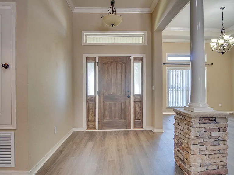 5485 Tucker Cir — Photo 3