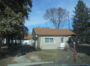 5835 Willacker Rd, Oregon, OH 43616